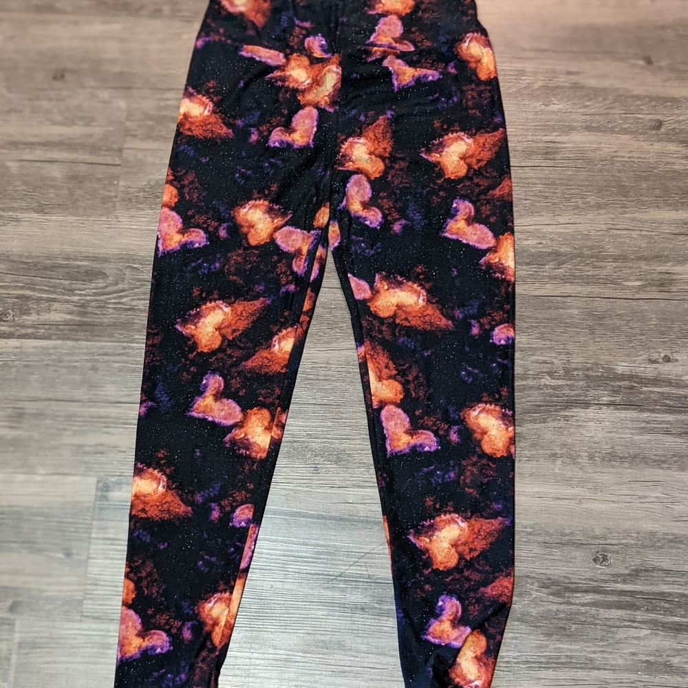 LuLaRoe Heart leggings - one size